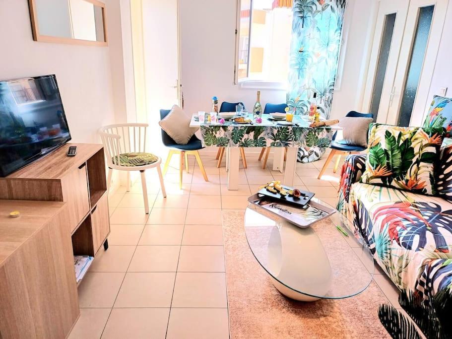 Ooo Centre Ooo 2 Bedrooms 3 Beds 58m2 Plages A Pied Beach On Foot Apartment *